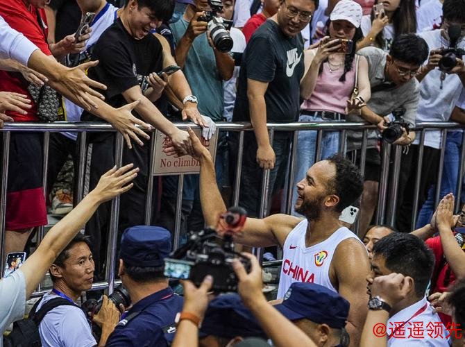 强将归队 李凯尔赴欧与中国男篮会合 强将归队 李凯尔赴欧与中国男篮会合