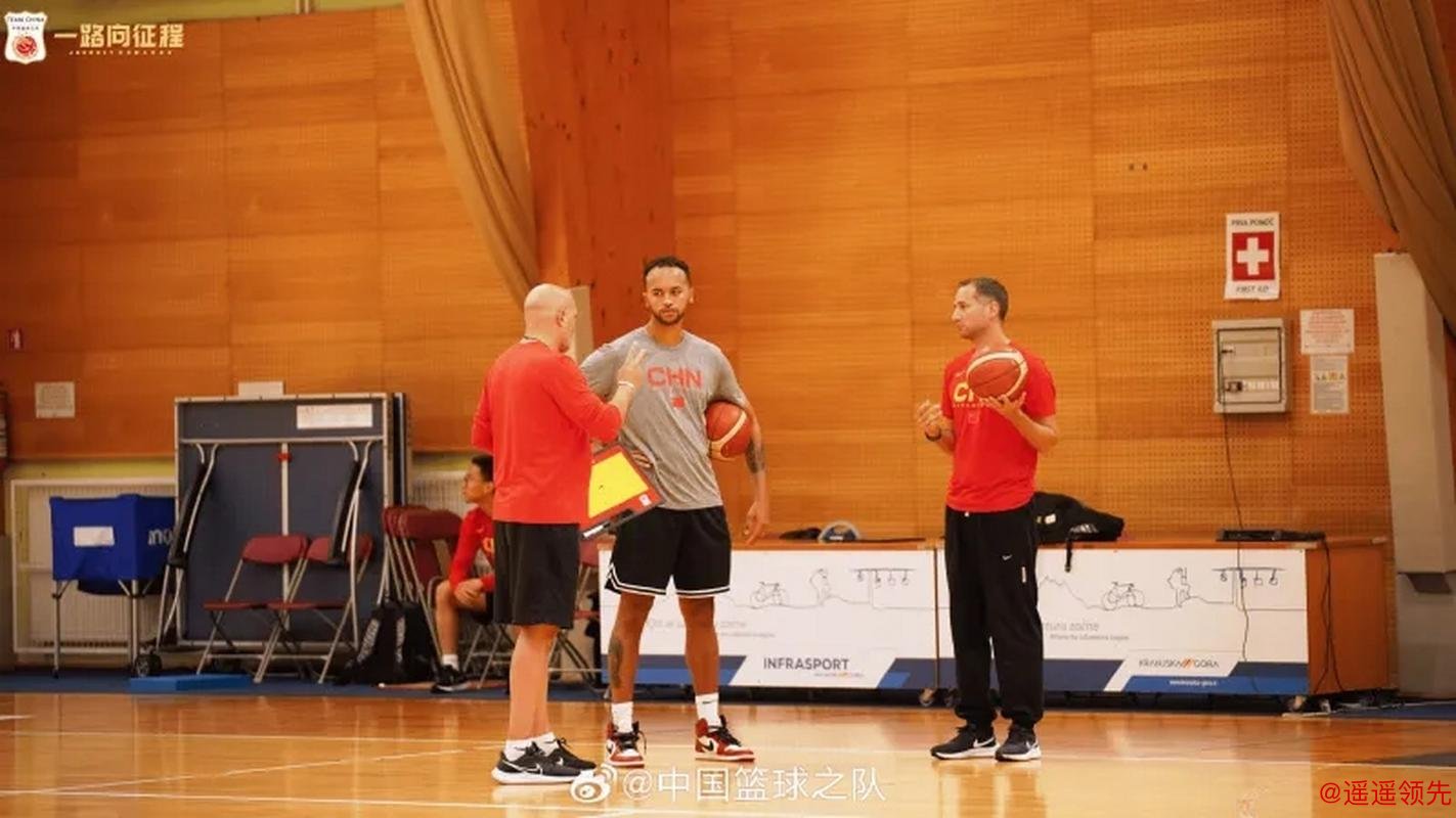 强将归队 李凯尔赴欧与中国男篮会合 强将归队 李凯尔赴欧与中国男篮会合