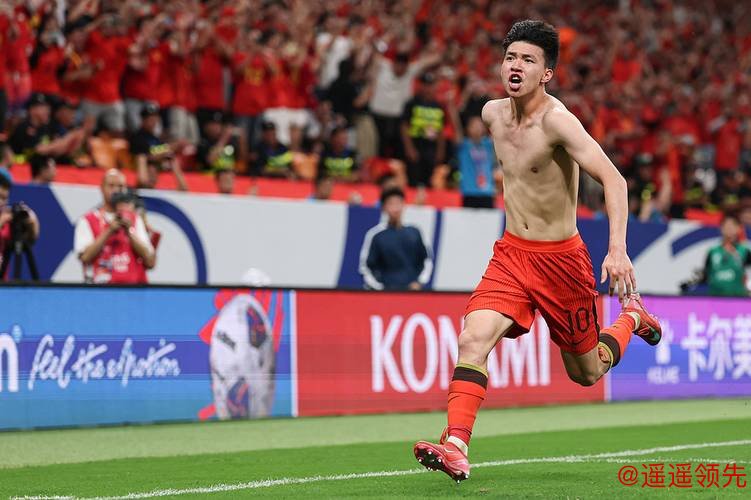 豪横！王钰栋亚洲杯进球后发红包，队友期待他场场破门